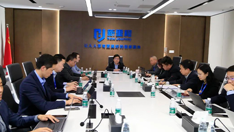 东方风来满眼春，开路先锋阔步行——今年会健康集团召开2024年度工作启动会暨战略升级实施动员会
